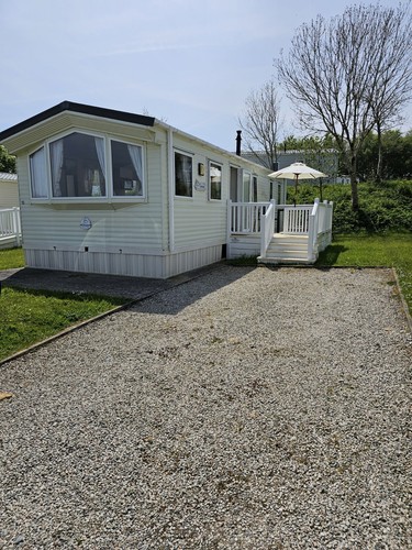 Caravan hire meadow - caravan,